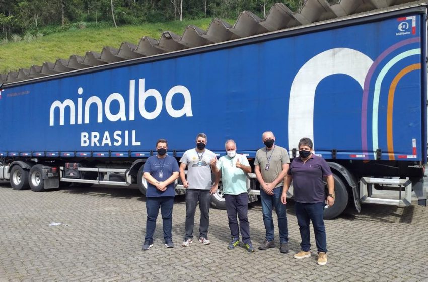  Grupo Edson Queiroz faz doação emergencial de 55 mil litros de água mineral para vítimas das chuvas em Petrópolis, RJ